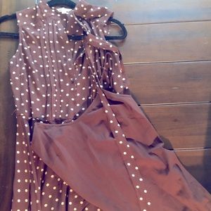 Brown and white polka dot 👗